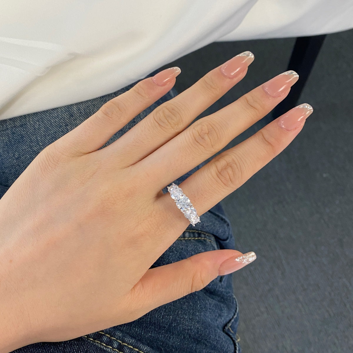AMLAN SPARKLING STUNNING RING