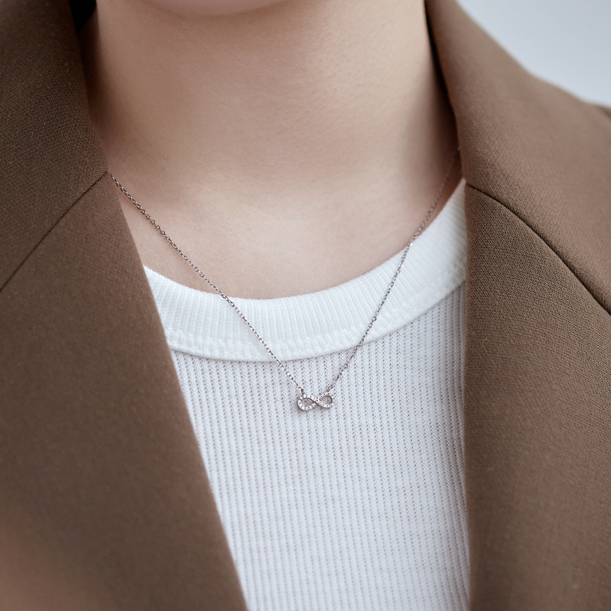 INFINITY PENDENT NECKLACE