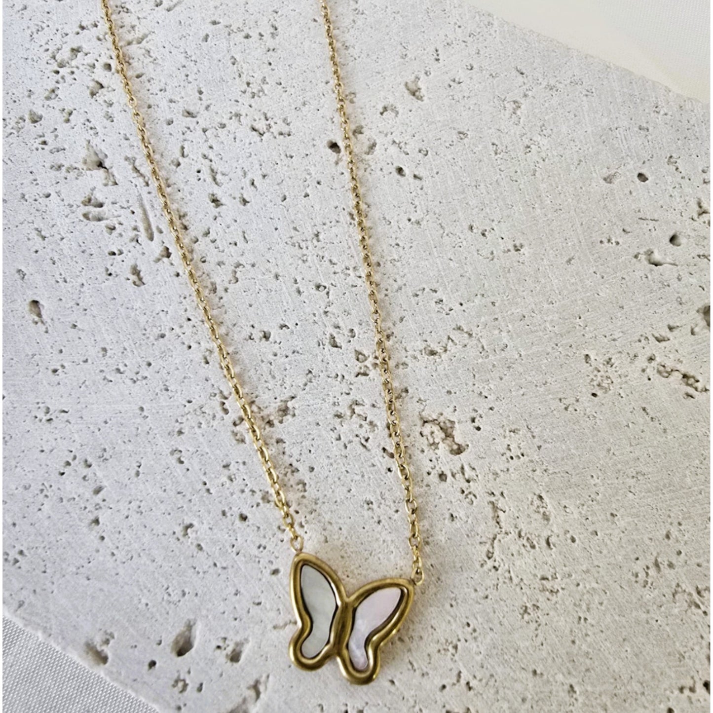 18K Gold Plated Butterfly Necklace Women’s White Shell Pendant 18"– LAPRECIEUZ