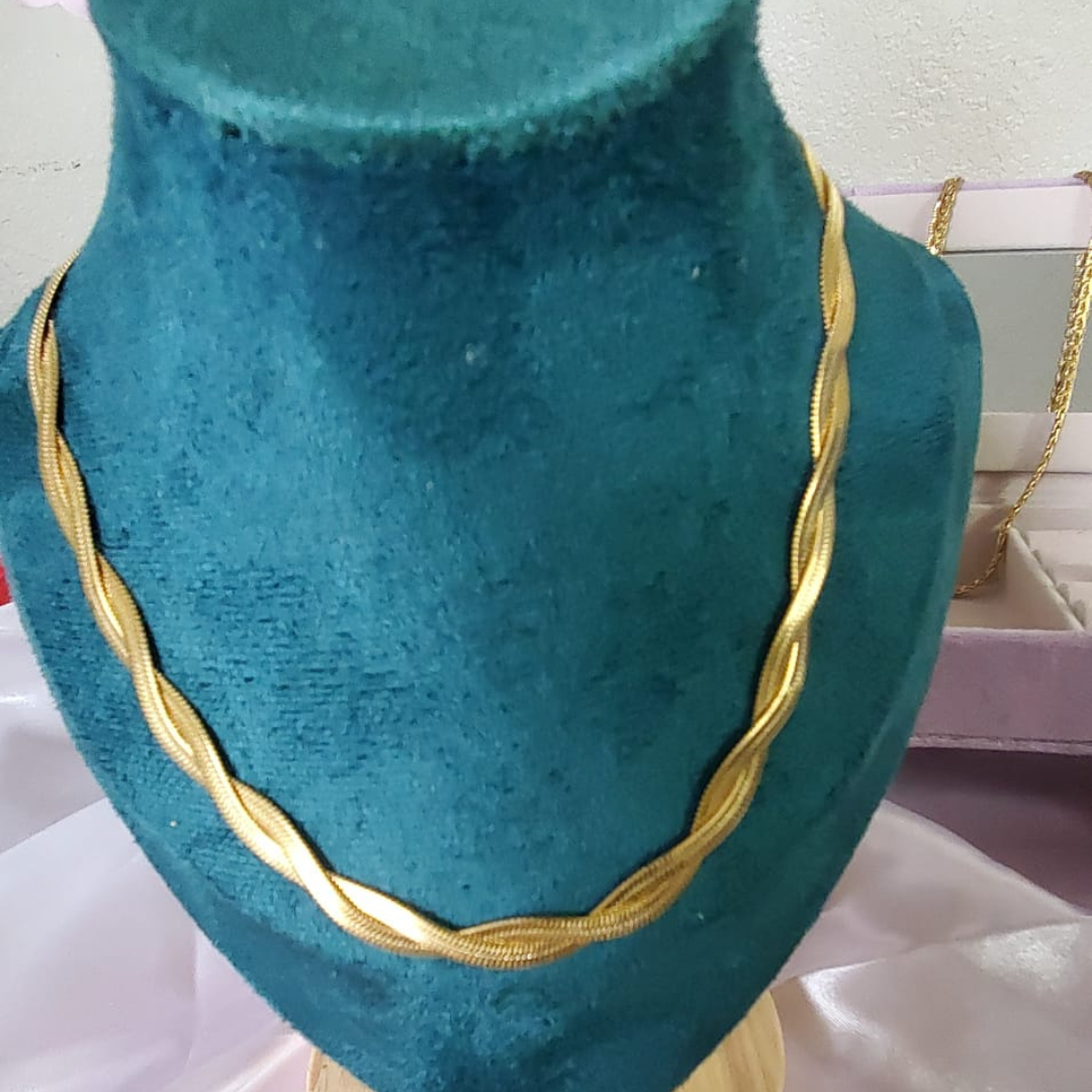 18K GOLD OVER STAINLESS STEEL VICTORIA CHAIN
