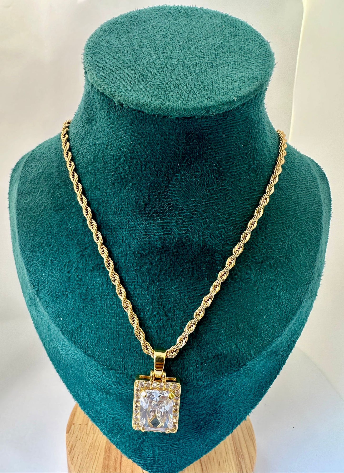 PARIS PENDANT CHAIN