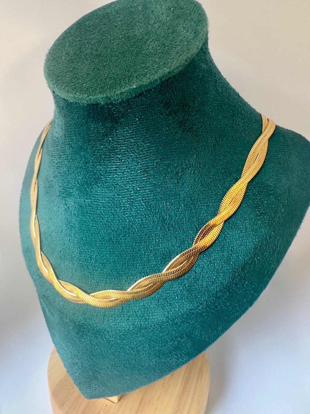 18K GOLD OVER STAINLESS STEEL VICTORIA CHAIN