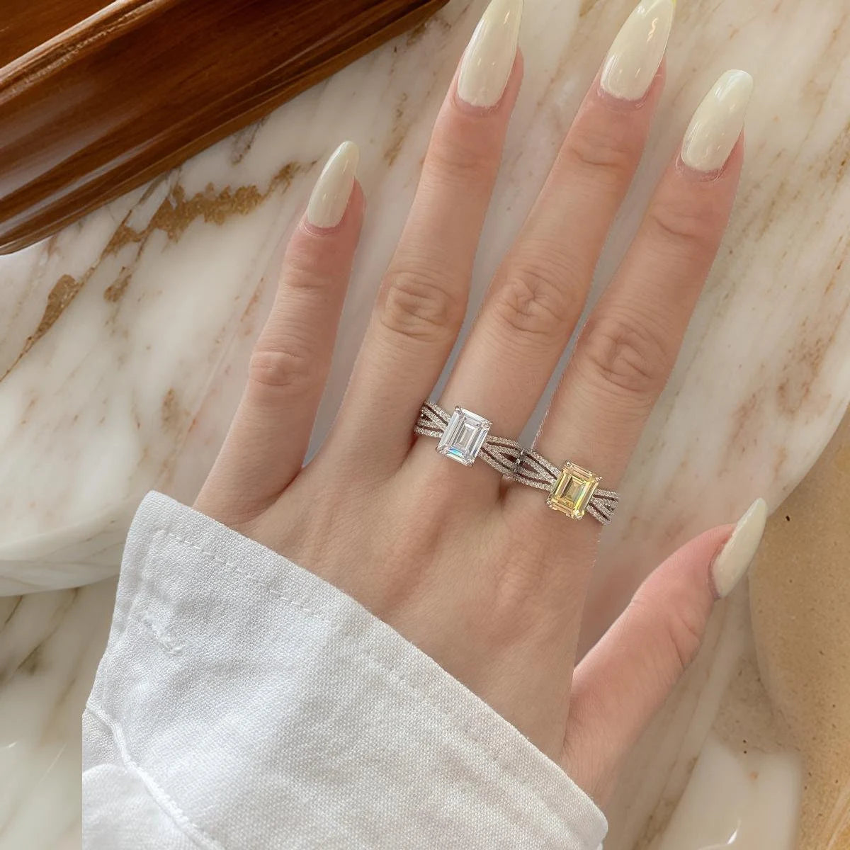 YOLAINA KNOT INFINITY RING