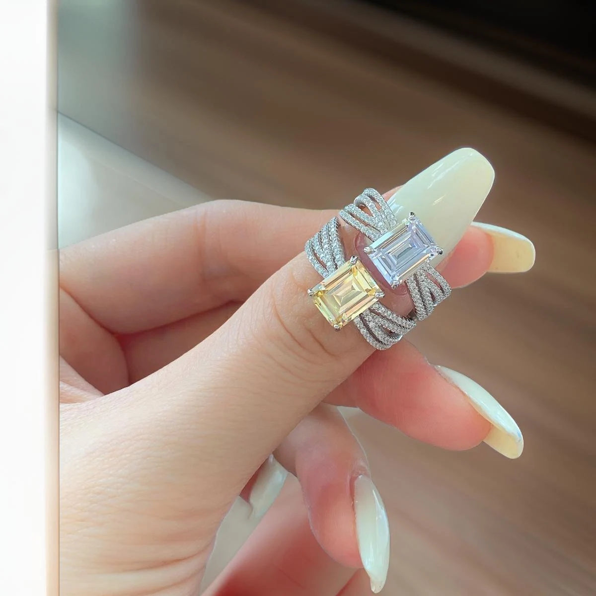 YOLAINA KNOT INFINITY RING