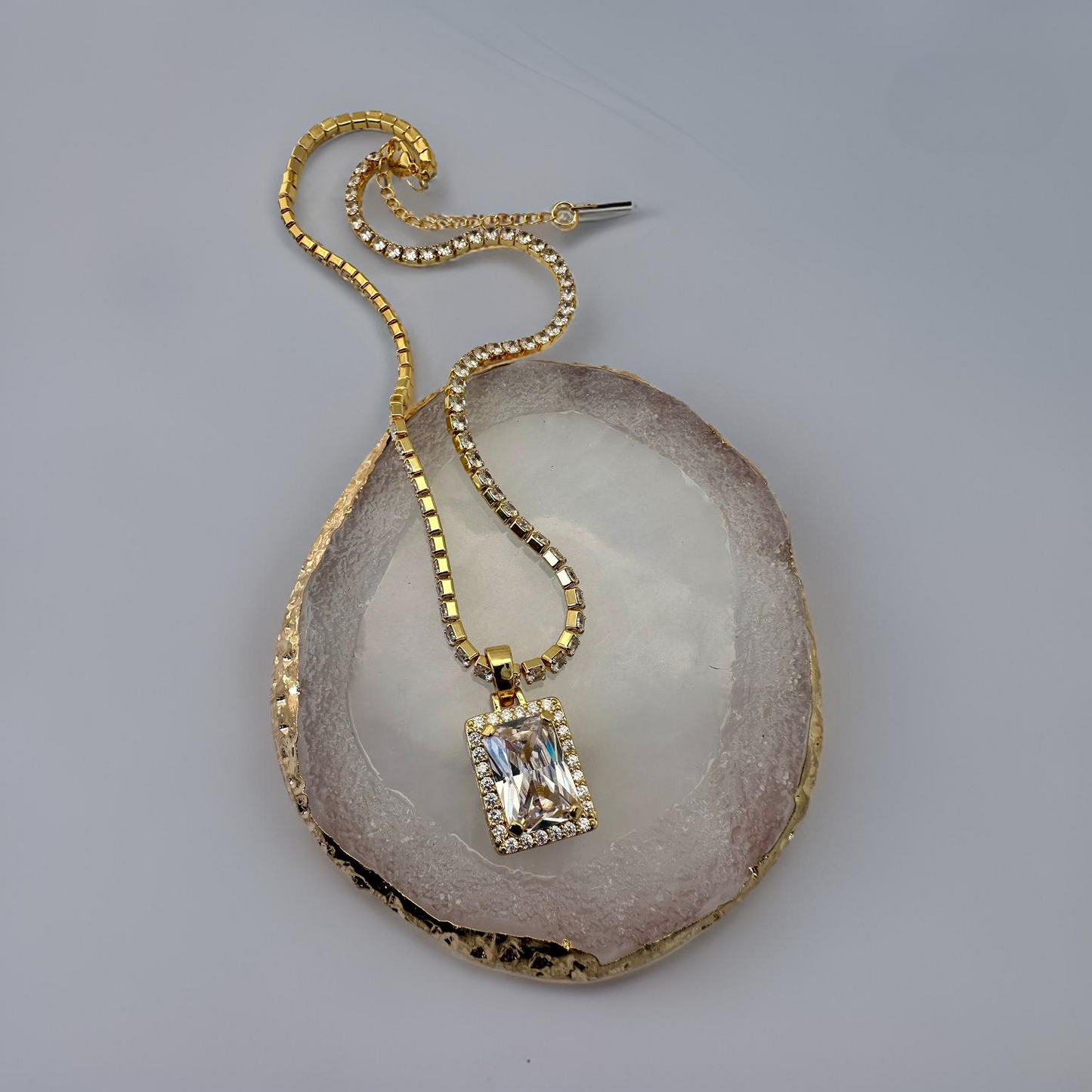 ARHIANA PENDANT CHAIN