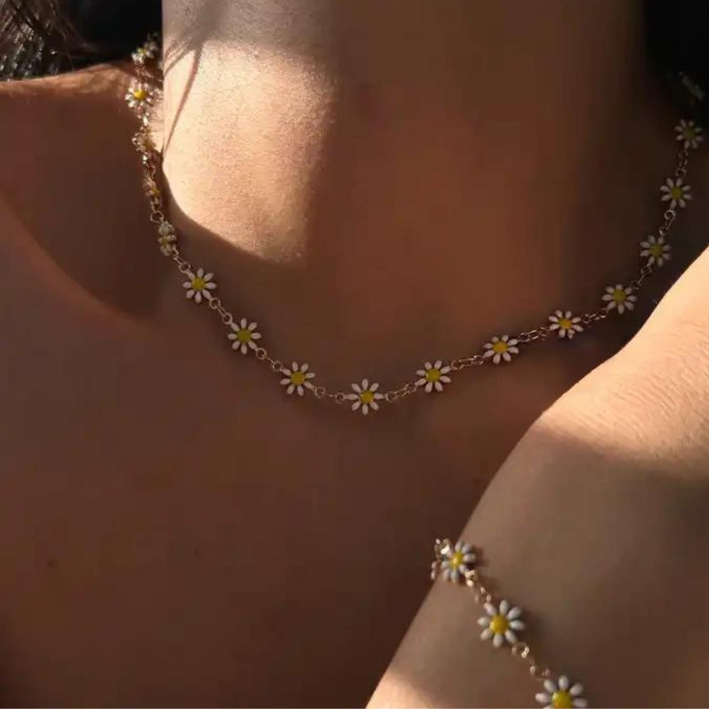 FLOWER NECKLACE